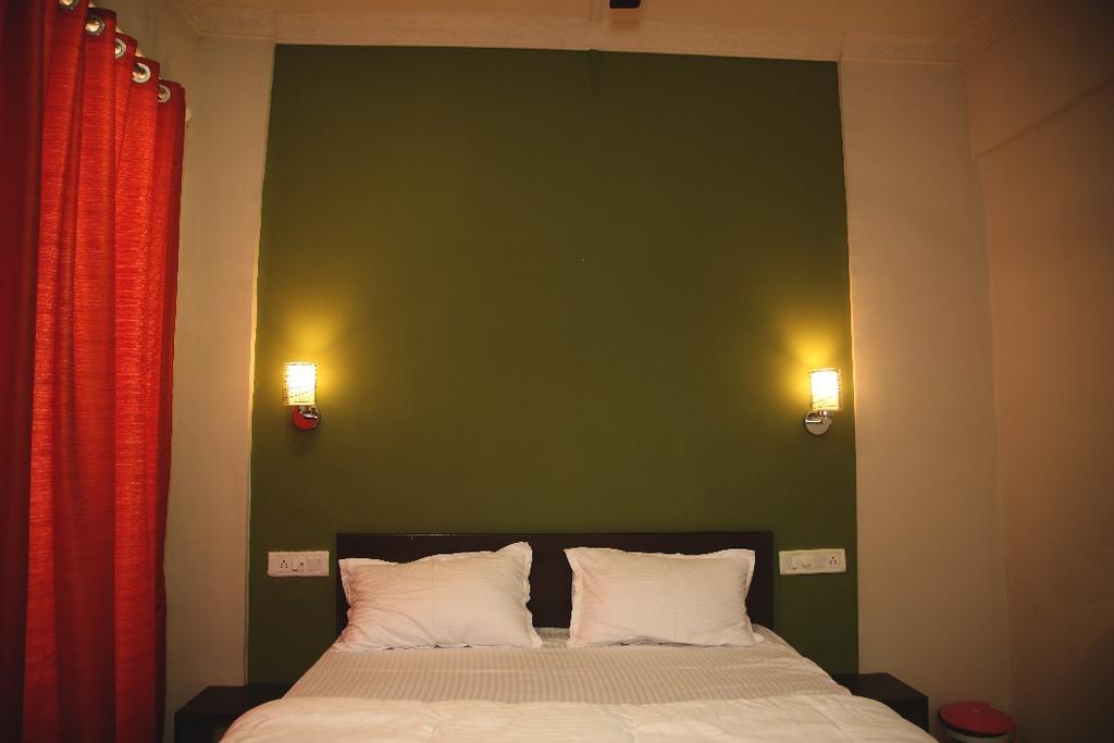 Elite Inn Lonavala Exterior photo