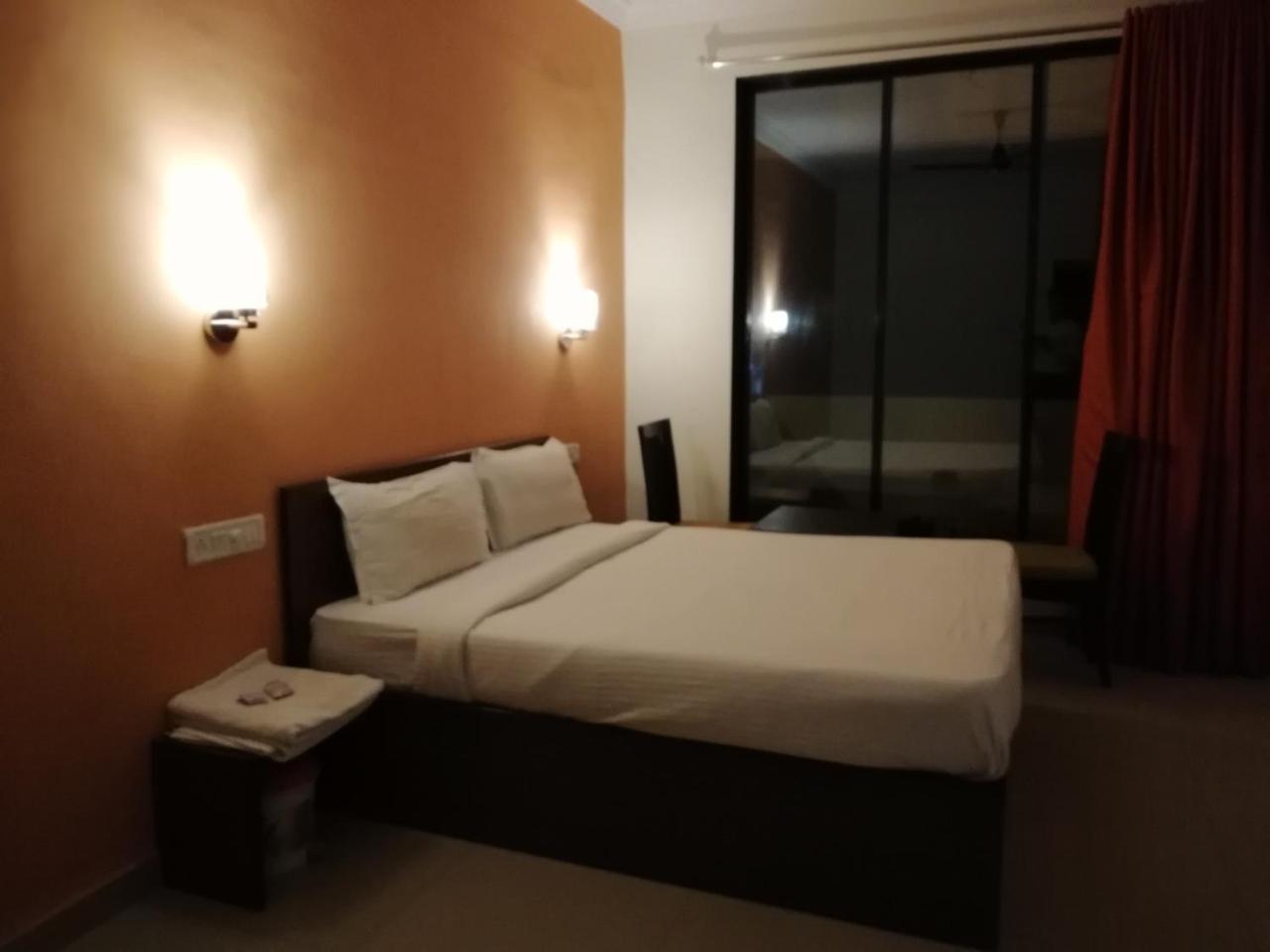 Elite Inn Lonavala Exterior photo