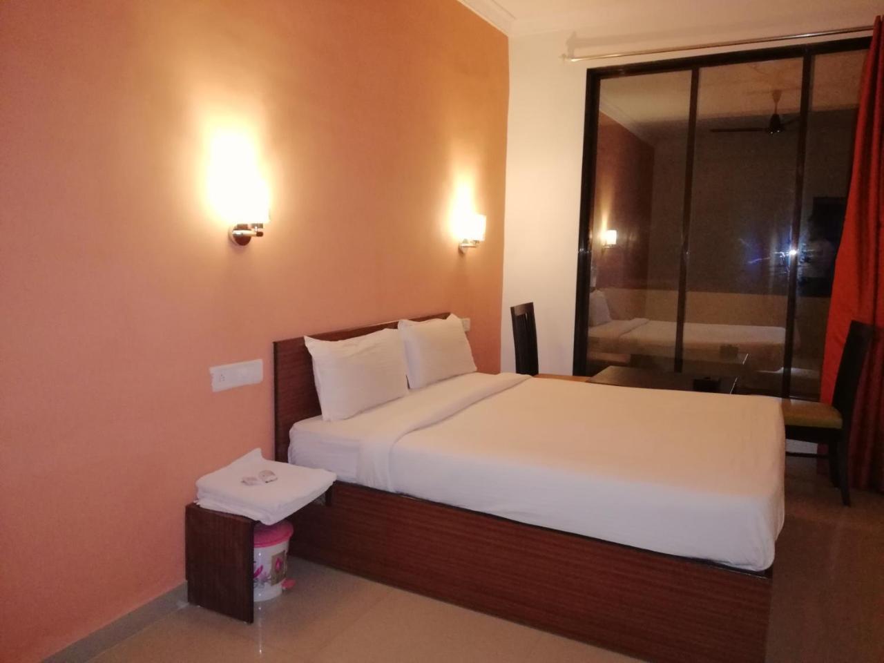 Elite Inn Lonavala Exterior photo