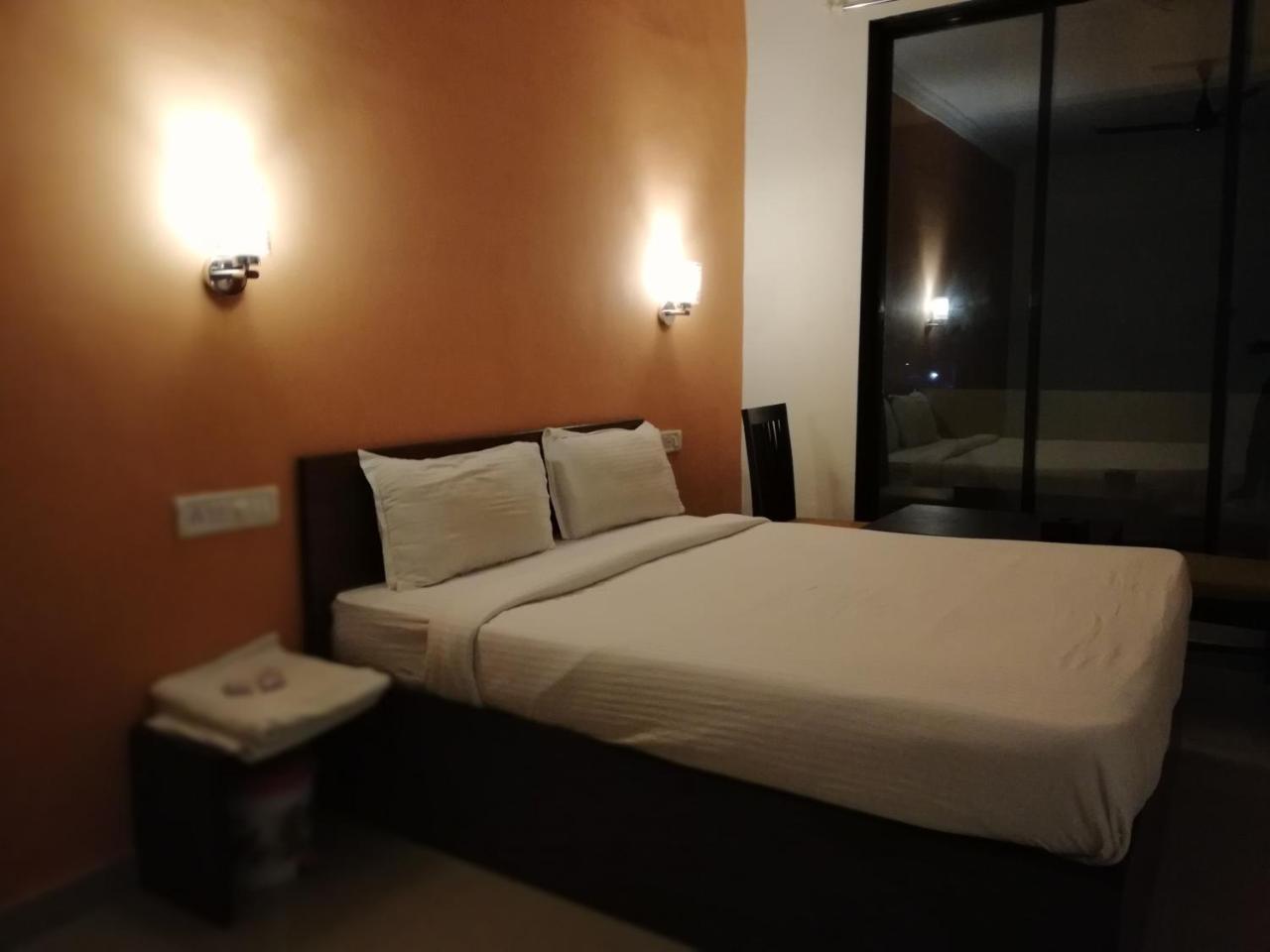Elite Inn Lonavala Exterior photo